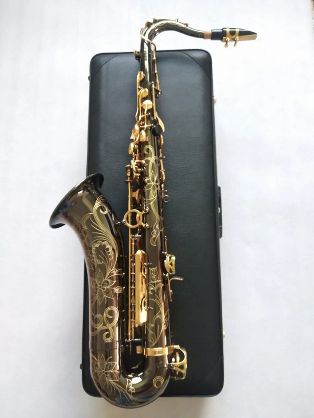 Musical Instrument In Japanese - Gloednieuwe Japanse platte Bb tenorsaxofoon, T-901